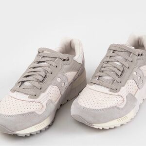 Saucony Shadow 5000 Men's premium leather grey sneakers size 11.5 EUC